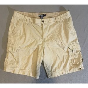 Chaps Men’s Khaki Shorts Size 40‎